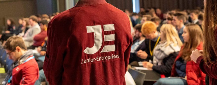 Pourquoi intégrer une J.E ?